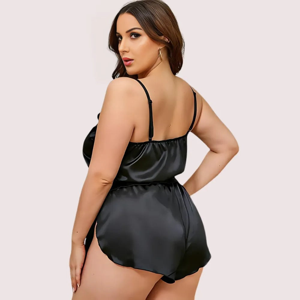 Luxe Lounge Cami Top & Shorts – Extra Plus Size Secondary image