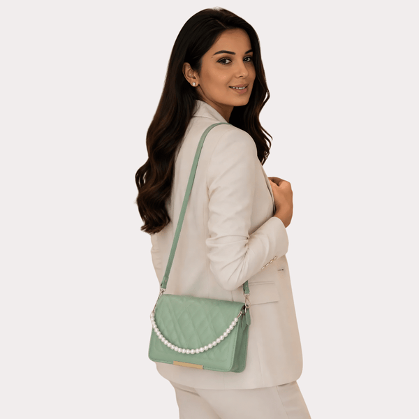 Elegant Pearl Chain Crossbody Handbag